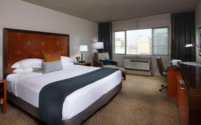 The Paramount Hotel Portland