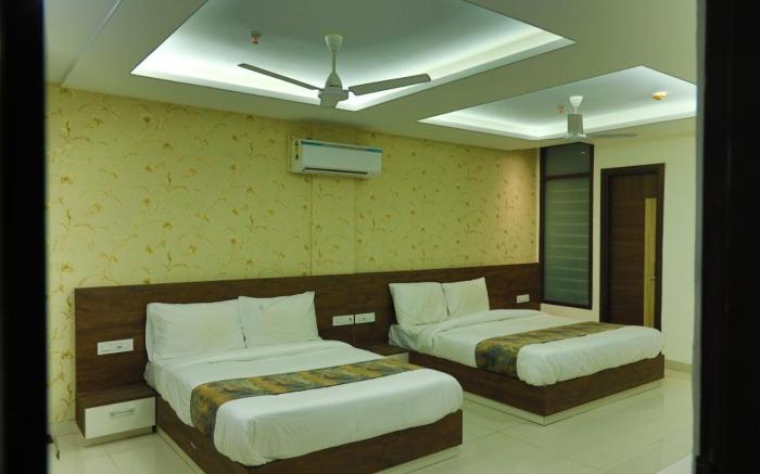 HOTEL GOLDEN LEAF
