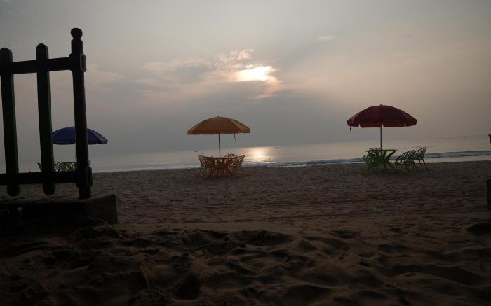 Livin Waves Beach stay and cafe