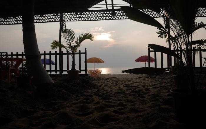 Livin Waves Beach stay and cafe