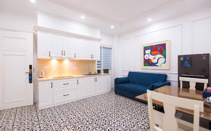 Luxe Paradise Suites Dich Vong Hau 