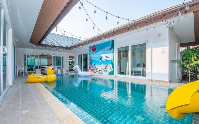 Fineday Pool Villa Pattaya-4BR and  swimming pool