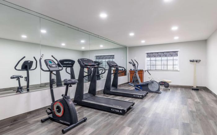 Studio 6  Suites Brenham, TX