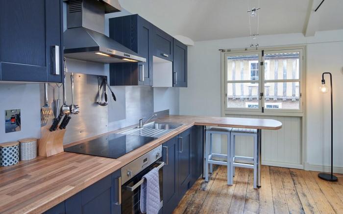 Stylish 2 Bedroom Apartment Close to City Centre