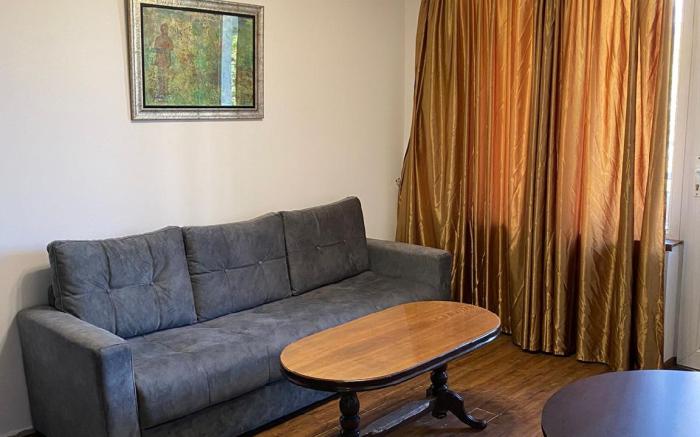 Mashtots Apartment