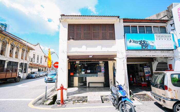 Swing & Pillows @ Beach Street