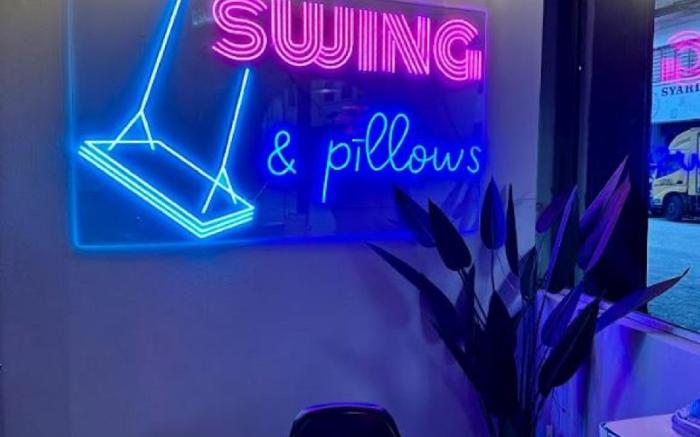Swing & Pillows @ Beach Street
