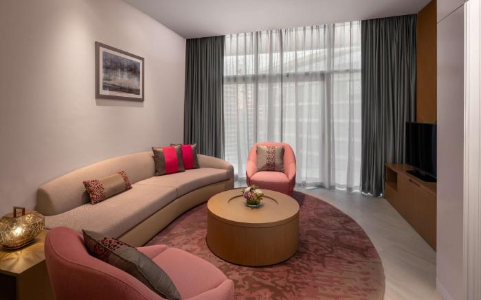 Hilton Dubai Creek Hotel & Residences