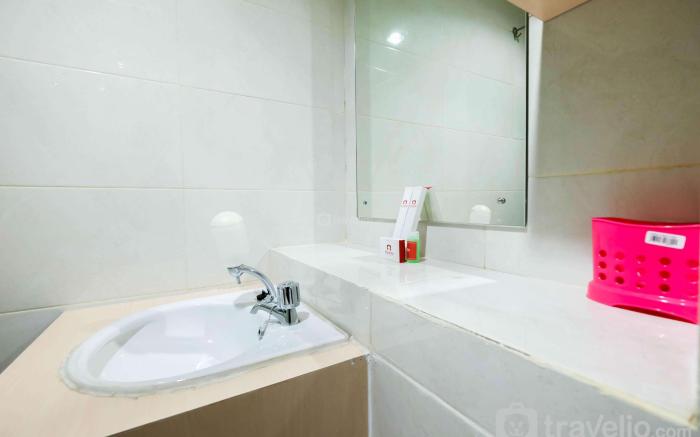 Cozy Studio Room Grand Dhika Apartment By Travelio