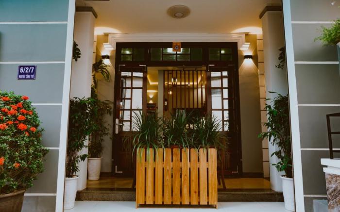 HOME WITH 5 BEDROOMS - CITY CENTRE