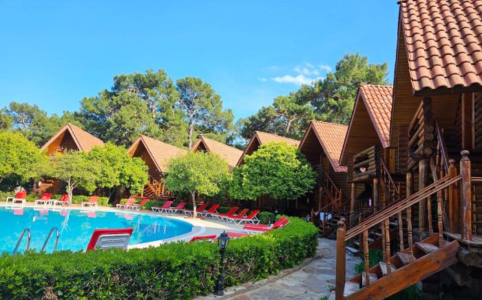 WOODLINE HOTEL