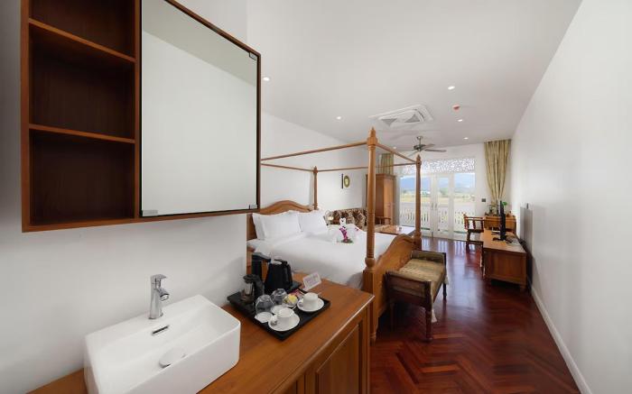 Lanna Inthan Hotel & Resort