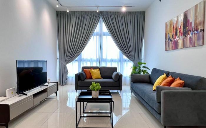 Paradigm Residence, Colorful by Guesthouse (7pax)