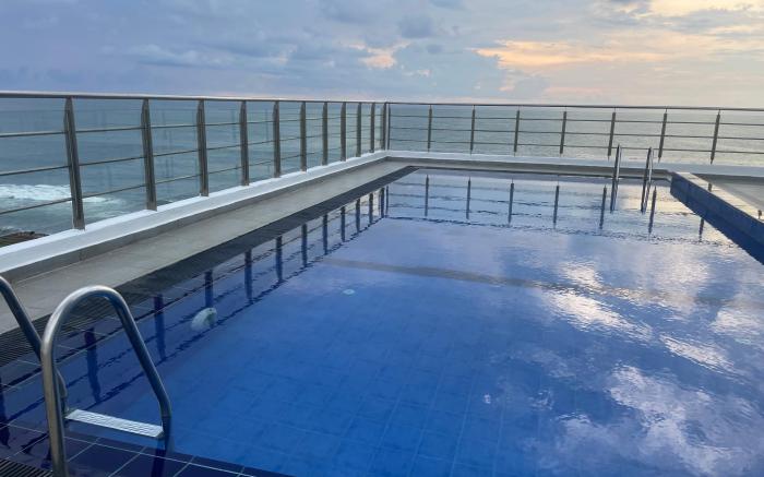 Lovely 3 bedrooms 3 bath rooms Sea View Apartment