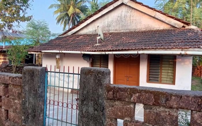 ROOM #1 Chaitanya homestay 7304034389