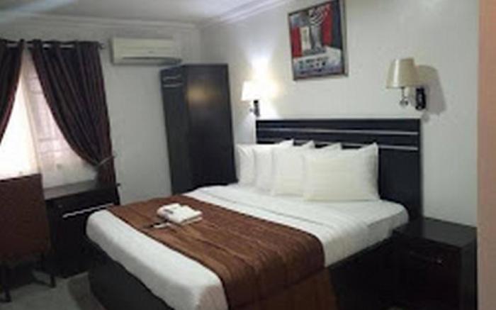 Presken Hotel and Suites (Awolowo)