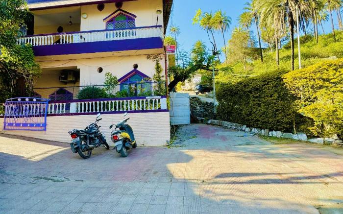 Hotel New Sun N Rock ( 1km from Nakki Lake )