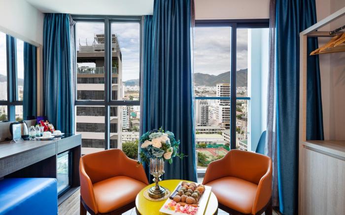 Aaron Hotel