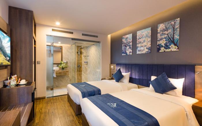 Aaron Hotel