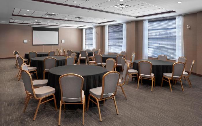 Four Points by Sheraton Edmonton West