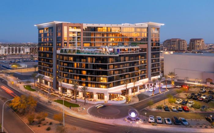 Caesars Republic Scottsdale, a Hilton Hotel