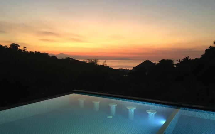 Villa Rumah Senja Temukus Lovina Bali Sunset View