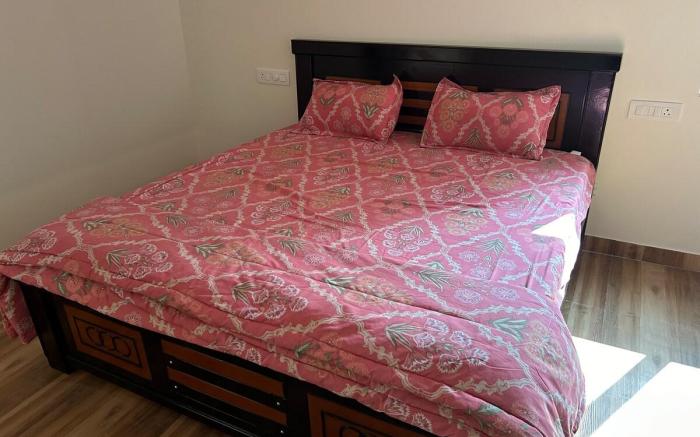 Mee Homes: New 2 BHK in Madhapur with Parking