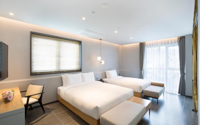 Hound Hotel Premier Nampo (Korea Quality)