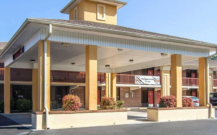 Quality Inn West I - 75