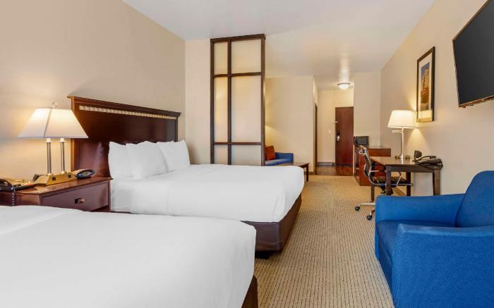 Comfort Suites Palestine