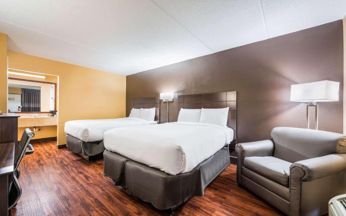 Econo Lodge Columbus near Airport