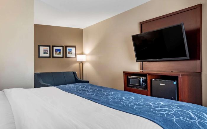 Comfort Suites  Pell CIty near Logan Martin Lake