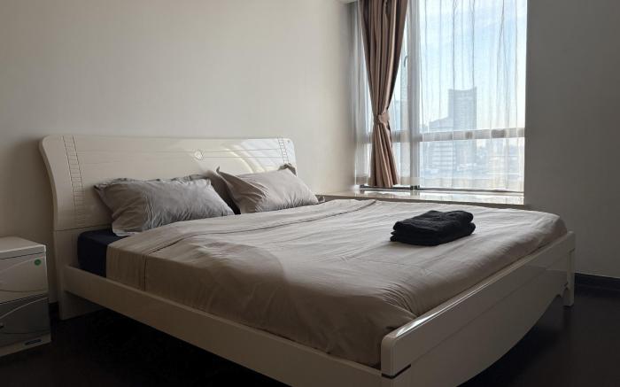 City View 2BR R&F Mall near CIQ