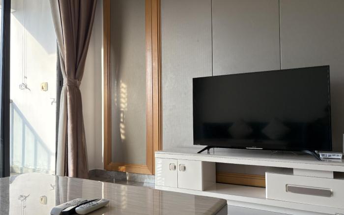 City View 2BR R&F Mall near CIQ