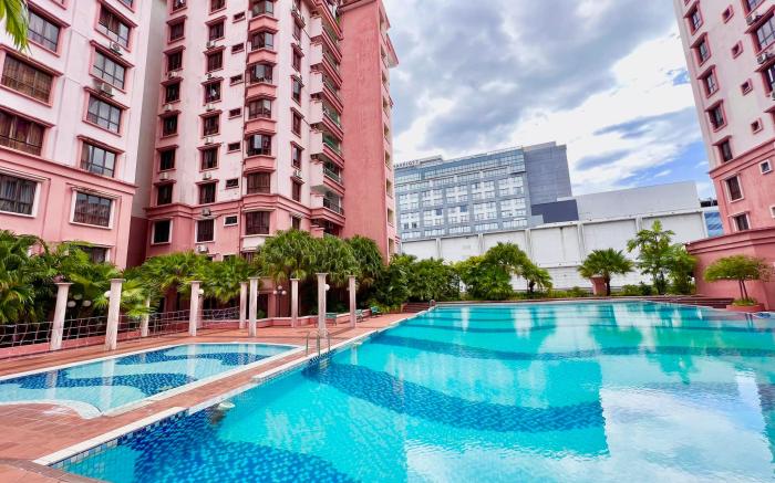 Ber-Santai at Marina Court