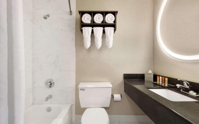 Surfbreak Virginia Beach Oceanfront, an Ascend Collection Hotel