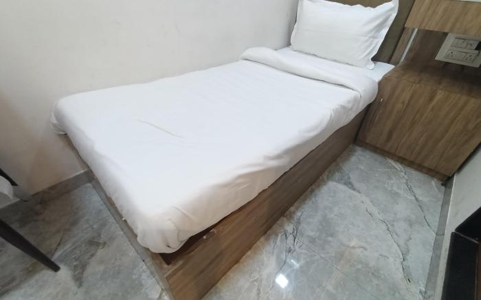 Hotel Beverly Plaza - US Embassy - BKC Kurla West