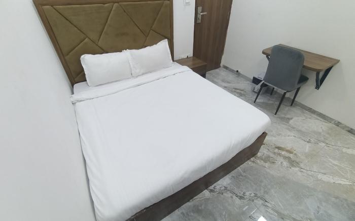 Hotel Beverly Plaza - US Embassy - BKC Kurla West