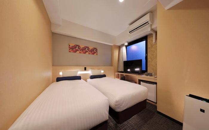 Shinsaibashi-Higashi Crystal Hotel