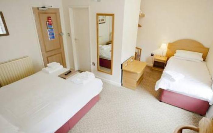 Avon Causeway Hotel