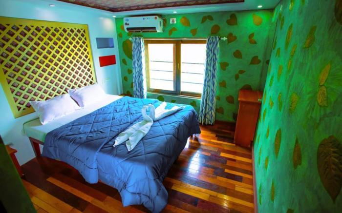 Anugraha Houseboat