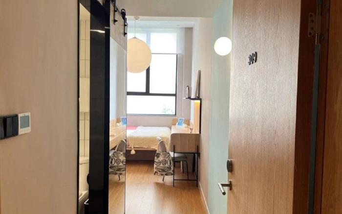 baseLITE Huangxing Park Serviced Apartment