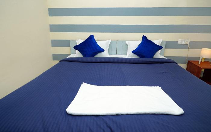HIVEE-1 Rooms & Living Twin Bed AC