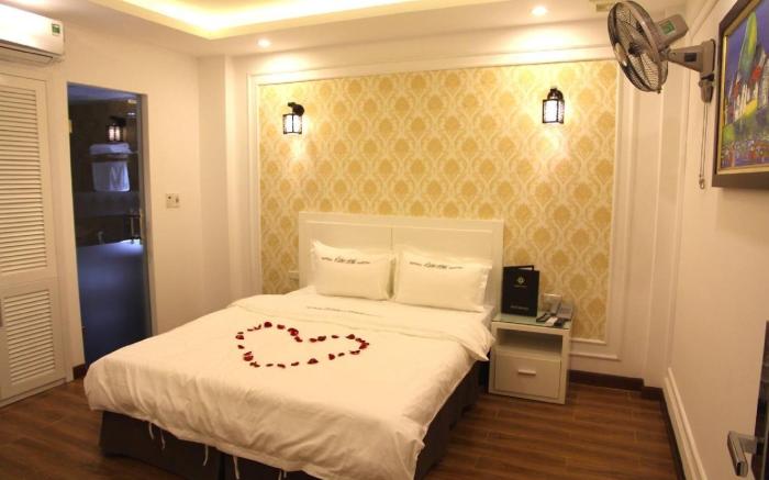 Lotus Hotel A24 Van Phuc -by Bay Luxury