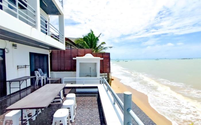 GAO Lighthouse Phala Beachfront