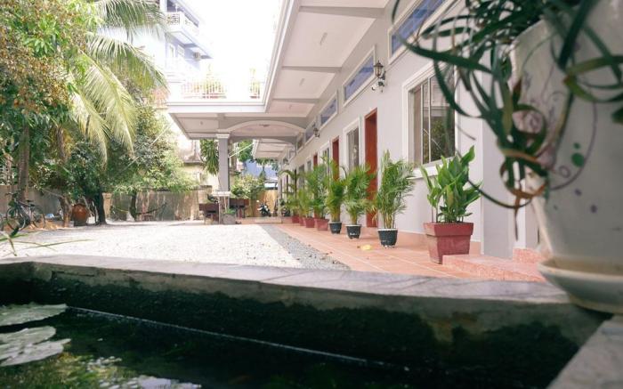 Lea's Guesthouse and Restaurant