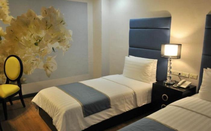 Queen Margarette Hotel Downtown