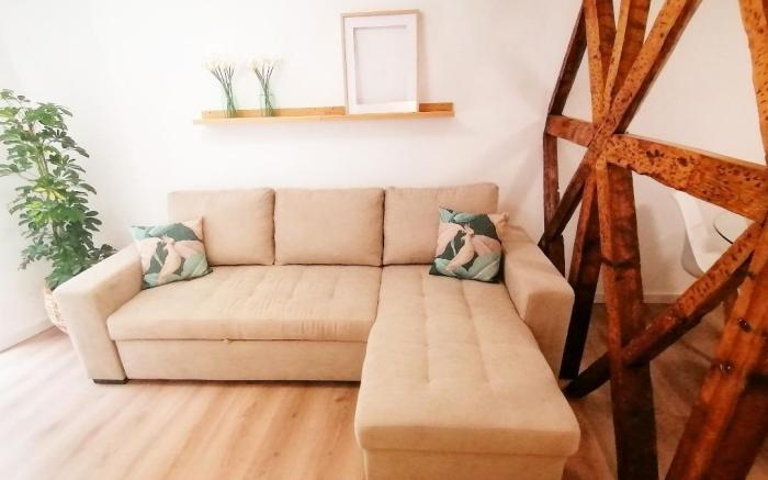 City Center Charm Apartment - Renovated - Metro 