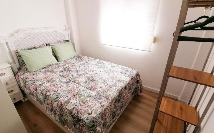 City Center Charm Apartment - Renovated - Metro 