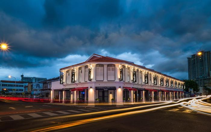 Macallum Central Hotel 